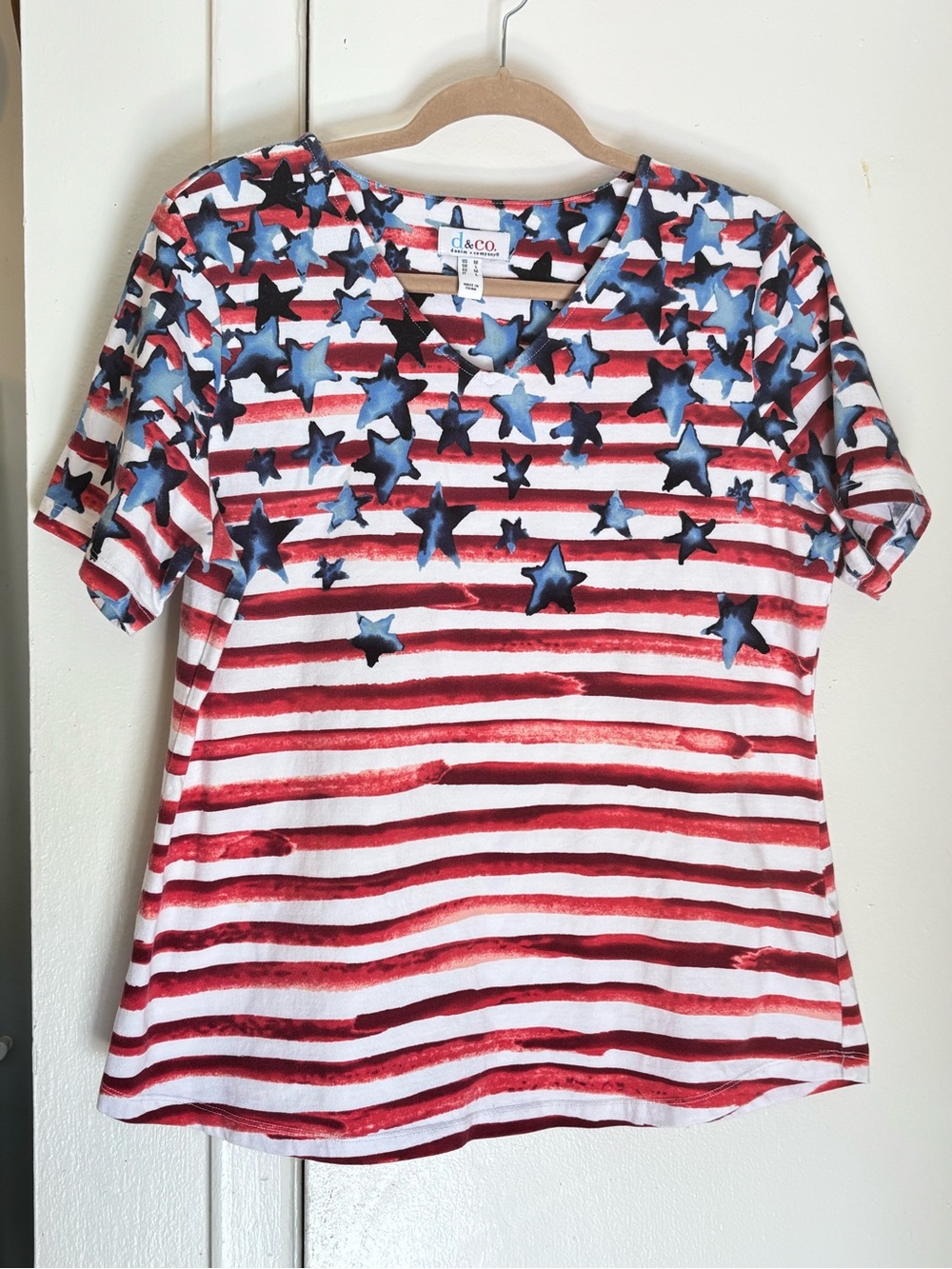 D&CO Stars And Stripes V neck Short Sleeve T Shirt. Cotton And Spandex Size Med